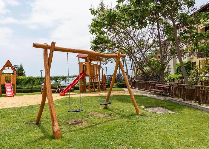 къща на брега на морето влас, Garden Of Eden *