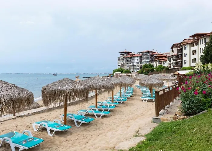 къща на брега на морето влас, Garden Of Eden 圣弗拉斯