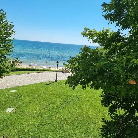 къща на брега на морето влас, Garden Of Eden Apartamento *
