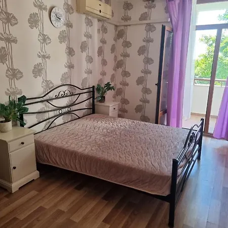 Appartamento къща на брега на морето влас, Garden Of Eden