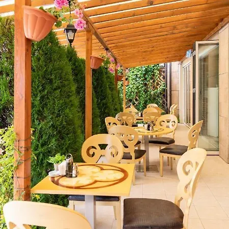 къща на брега на морето влас, Garden Of Eden アパート *