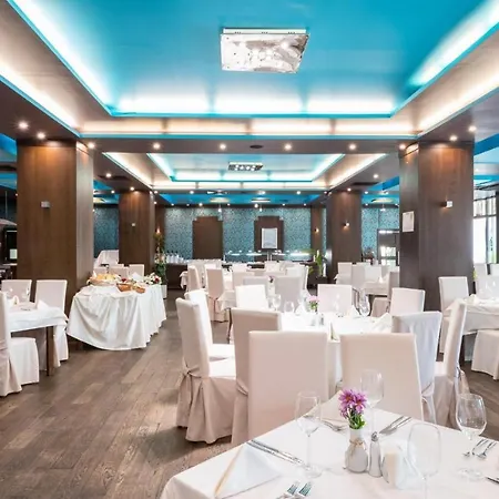 アパート къща на брега на морето влас, Garden Of Eden