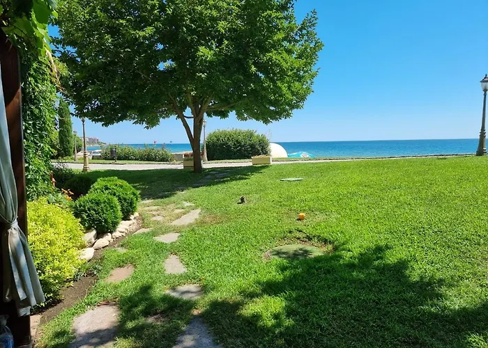 къща на брега на морето влас, Garden Of Eden * 圣弗拉斯