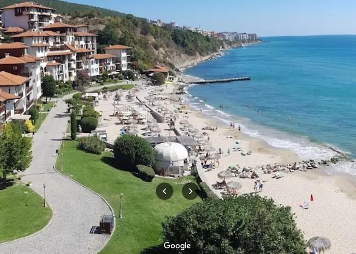 къща на брега на морето влас, Garden Of Eden 圣弗拉斯