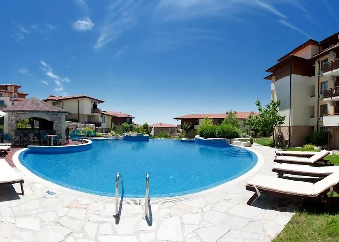 къща на брега на морето влас, Garden Of Eden